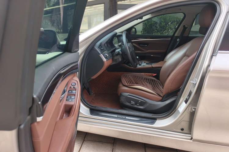 Used BMW 5 Series 2014 520Li Elegant Model Driver Seat