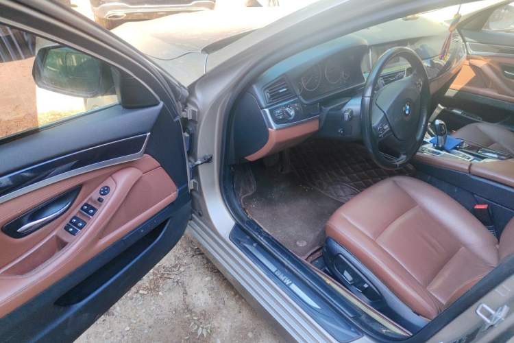 Used BMW 5 Series 2014 520i Elegant Edition Driver Seat