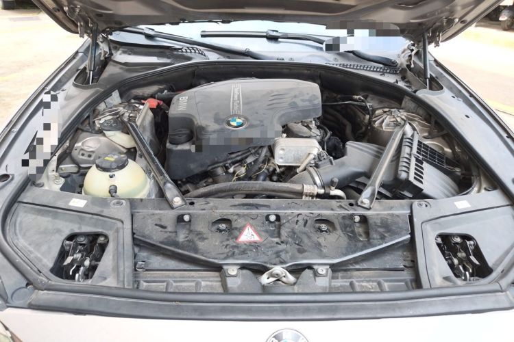 Used BMW 5 Series 2014 520Li Elegant Model Engine Bay