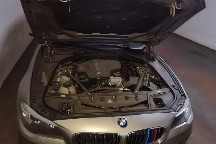 Used BMW 5 Series 2014 525Li Luxury Design Package Engine Bay