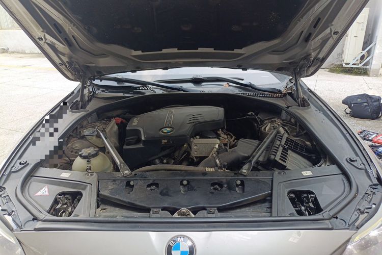 Used BMW 5 Series 2014 525Li Luxury Design Package Engine Bay