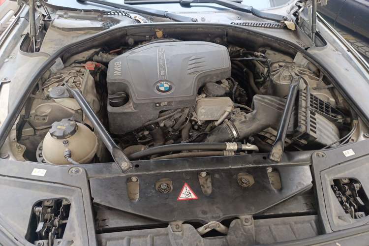 Used BMW 5 Series 2014 520Li Elegant Model Engine Bay