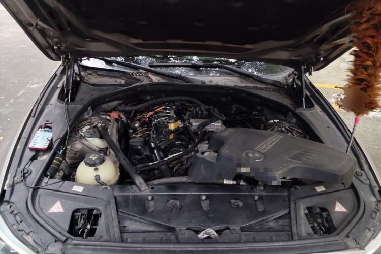 Used BMW 5 Series 2014 525Li Leading Model Engine Bay