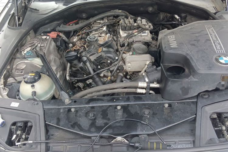 Used BMW 5 Series 2014 528Li Luxury Design Package Engine Bay