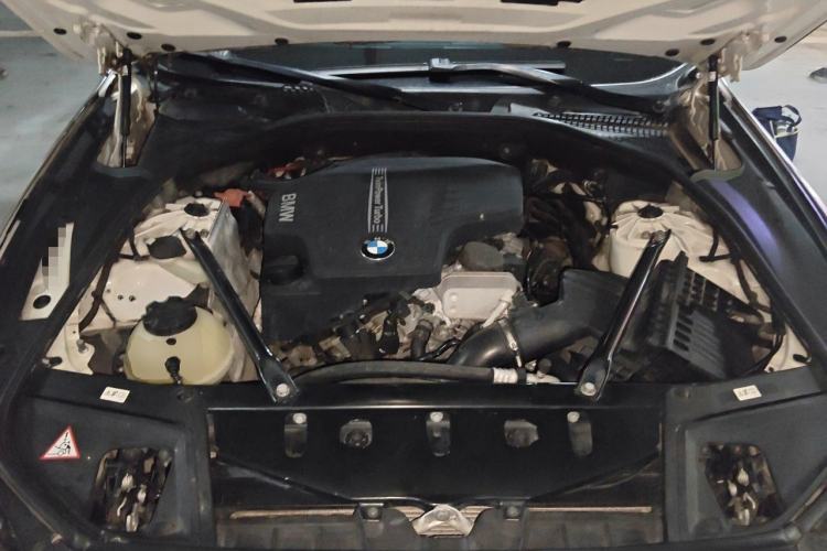 Used BMW 5 Series 2014 525Li Luxury Design Package Engine Bay