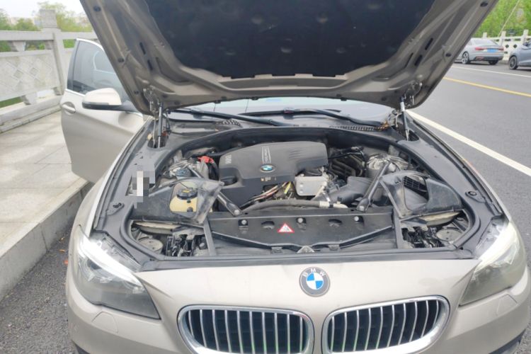 Used BMW 5 Series 2014 520Li Elegant Model Engine Bay