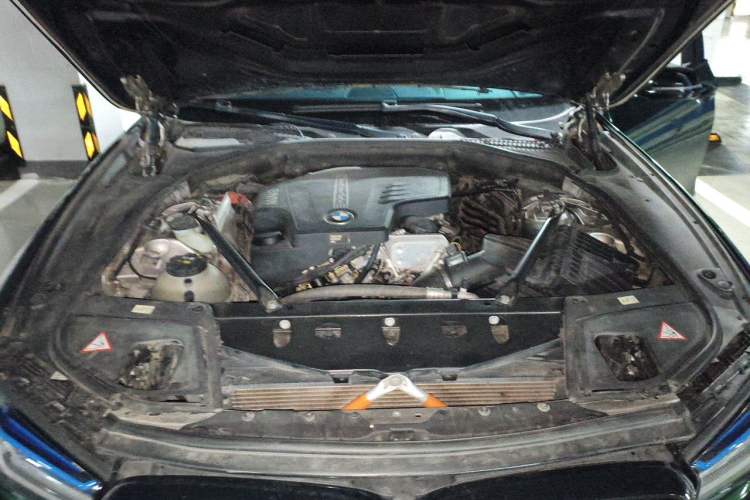 Used BMW 5 Series 2014 525Li Luxury Design Package Engine Bay