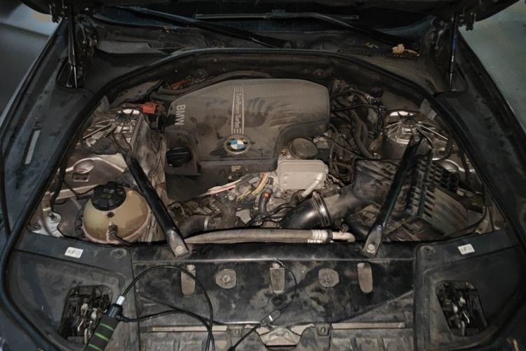 Used BMW 5 Series 2014 528Li Leading Model Engine Bay