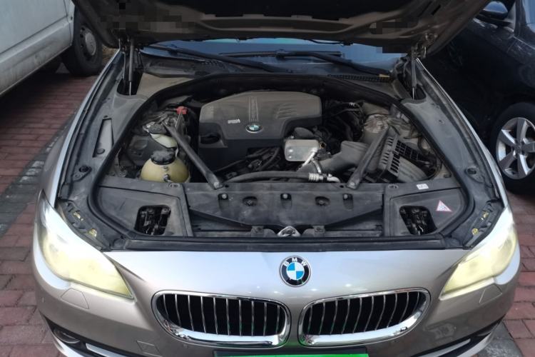 Used BMW 5 Series 2014 520i Elegant Edition Engine Bay