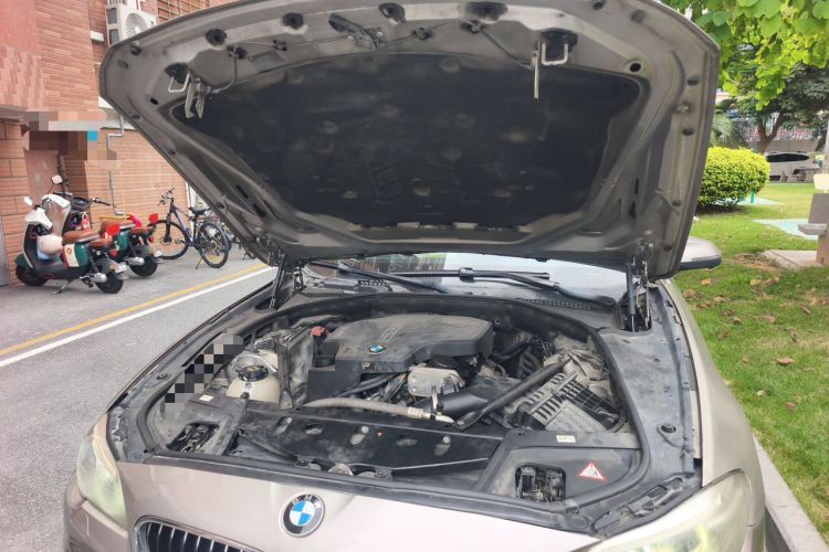 Used BMW 5 Series 2014 520Li Elegant Model Engine Bay