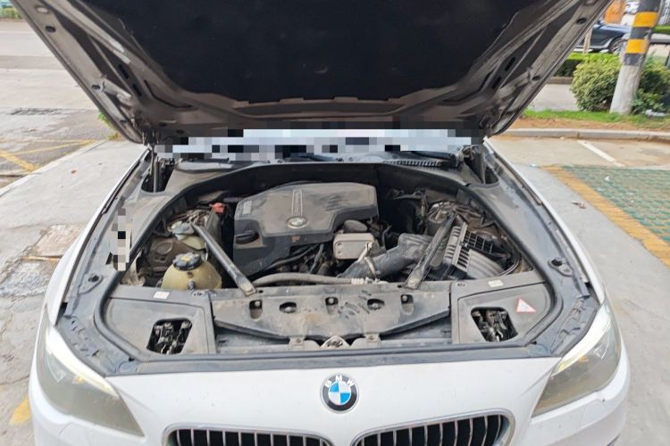 Used BMW 5 Series 2014 525Li Luxury Design Package Engine Bay