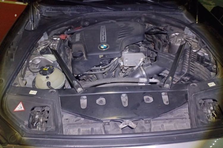 Used BMW 5 Series 2014 528Li Leading Model Engine Bay