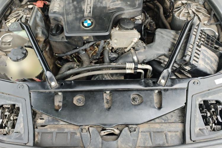 Used BMW 5 Series 2014 525Li Leading Model Engine Bay