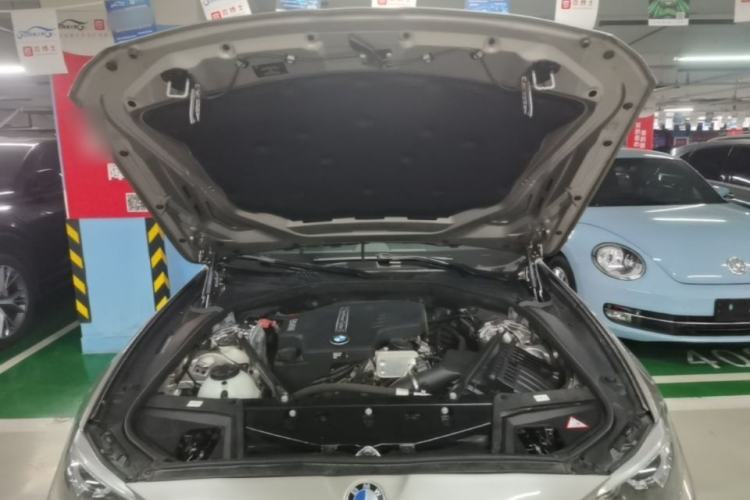 Used BMW 5 Series 2014 525Li Luxury Design Package Engine Bay