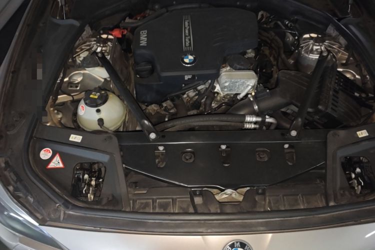 Used BMW 5 Series 2014 525Li Luxury Design Package Engine Bay