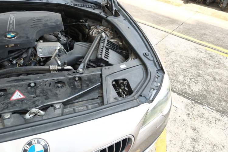 Used BMW 5 Series 2014 520Li Elegant Model Engine Bay Left