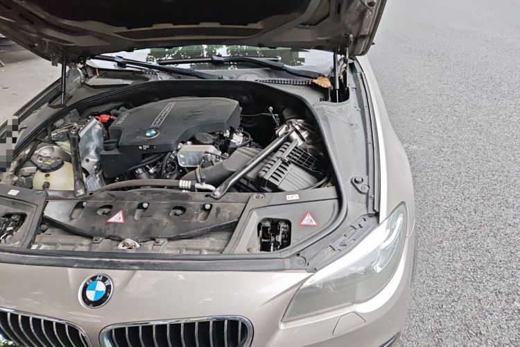 Used BMW 5 Series 2014 525Li Luxury Design Package Engine Bay Left