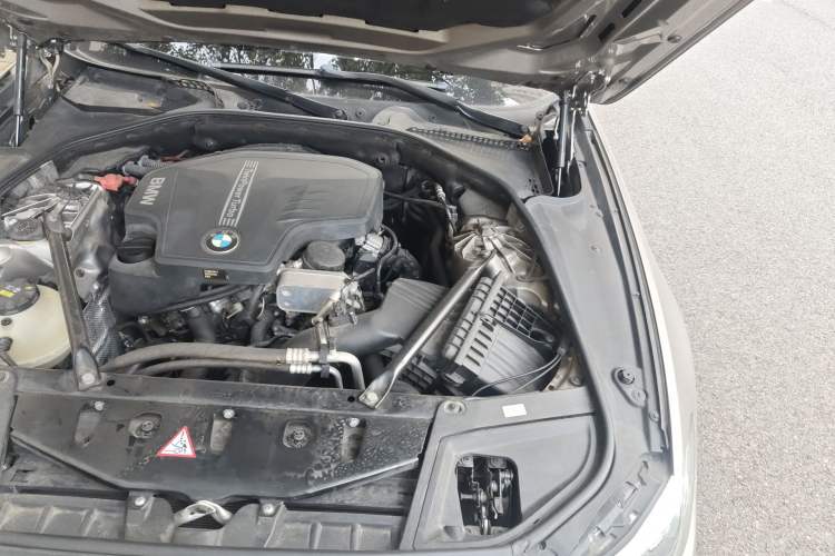 Used BMW 5 Series 2014 520Li Elegant Model Engine Bay Left