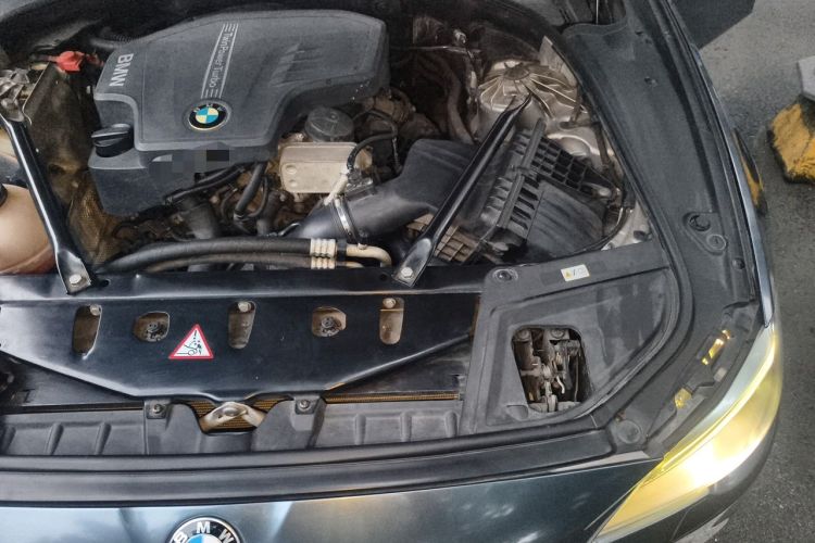 Used BMW 5 Series 2014 520Li Elegant Model Engine Bay Left