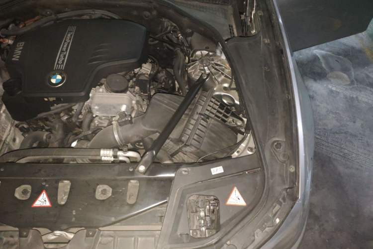 Used BMW 5 Series 2014 520Li Elegant Model Engine Bay Left
