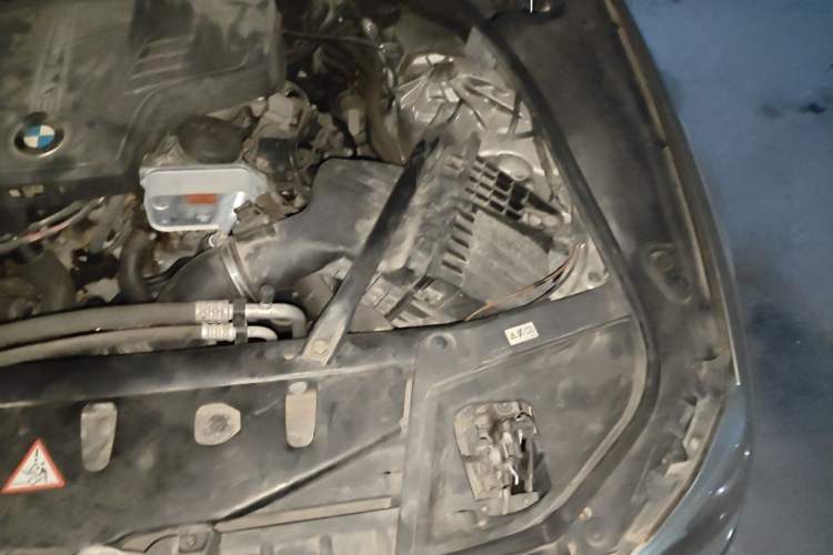 Used BMW 5 Series 2014 520Li Elegant Model Engine Bay Left