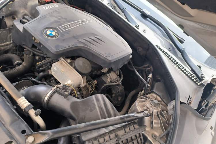Used BMW 5 Series 2014 520Li Elegant Model Engine Bay Left