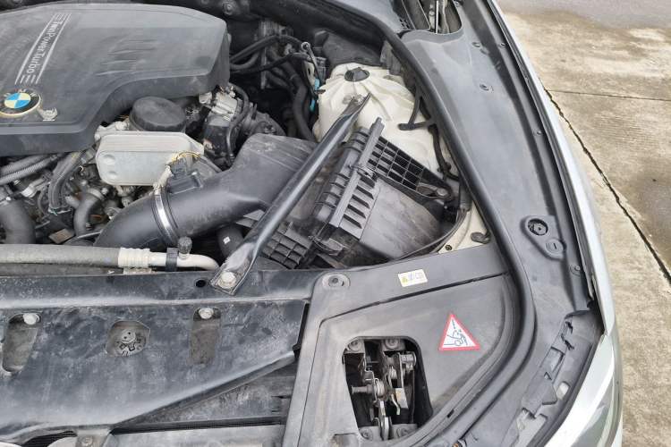 Used BMW 5 Series 2014 520i Elegant Edition Engine Bay Left