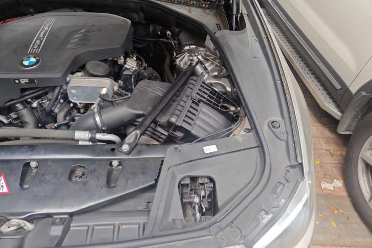 Used BMW 5 Series 2014 520Li Elegant Model Engine Bay Left