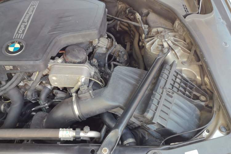 Used BMW 5 Series 2014 520Li Elegant Model Engine Bay Left