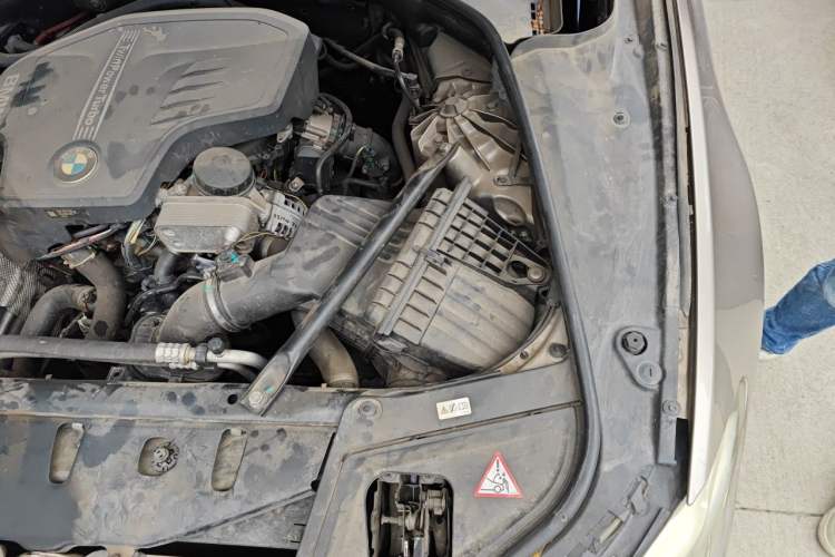 Used BMW 5 Series 2014 520Li Elegant Model Engine Bay Left