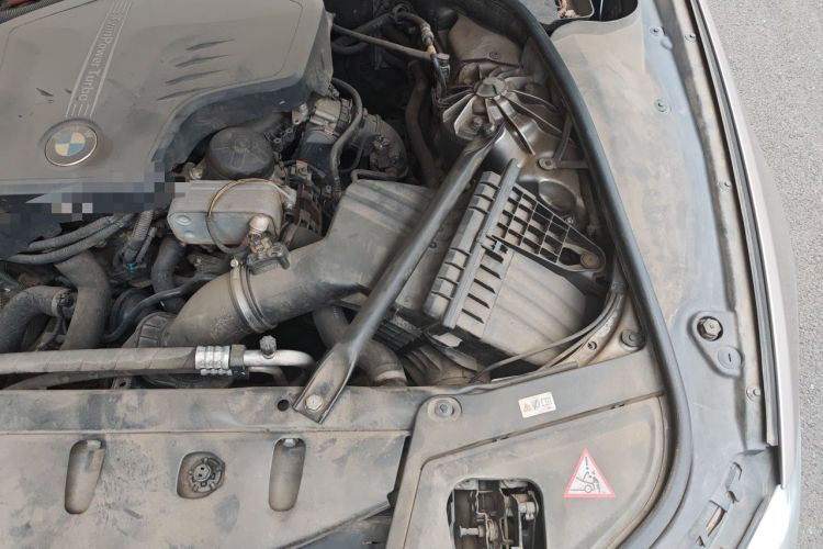 Used BMW 5 Series 2014 525Li Leading Model Engine Bay Left