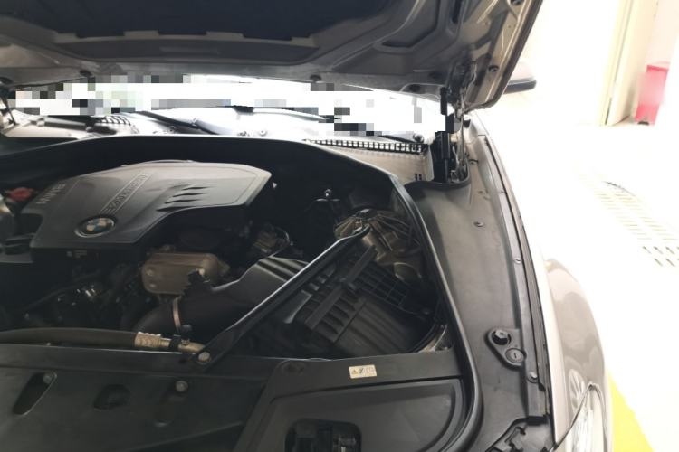 Used BMW 5 Series 2014 520Li Elegant Model Engine Bay Left