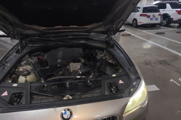 Used BMW 5 Series 2014 520Li Elegant Model Engine Bay Left
