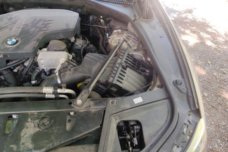 Used BMW 5 Series 2014 520i Elegant Edition Engine Bay Left