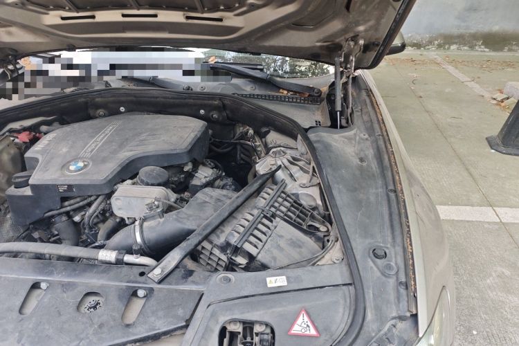 Used BMW 5 Series 2014 525Li Leading Model Engine Bay Left