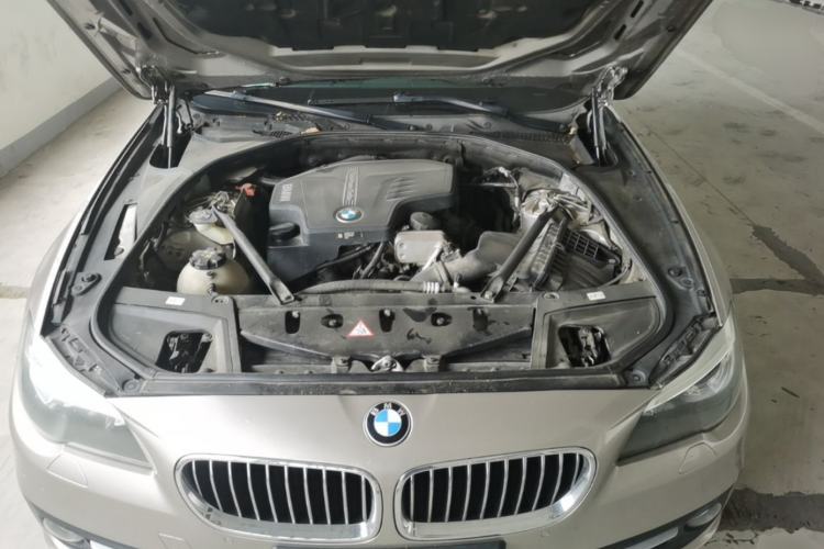 Used BMW 5 Series 2014 520Li Elegant Model Engine Bay