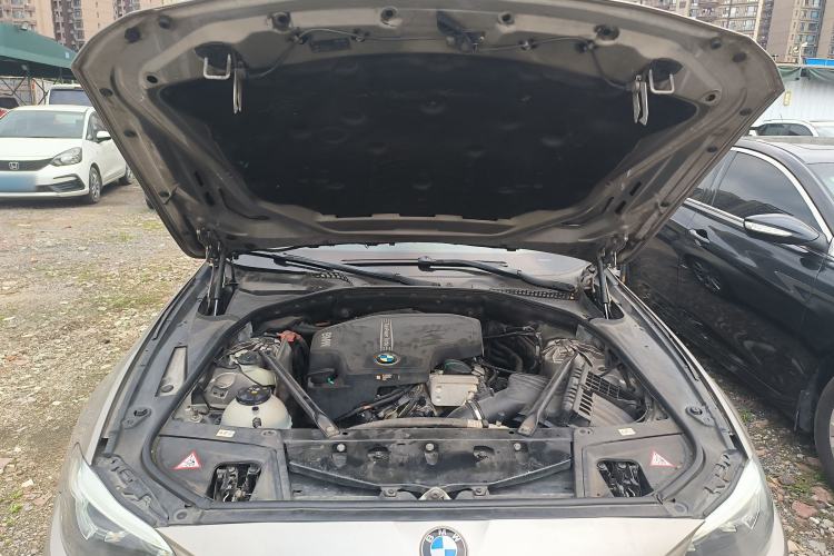 Used BMW 5 Series 2014 528Li Leading Model Engine Bay