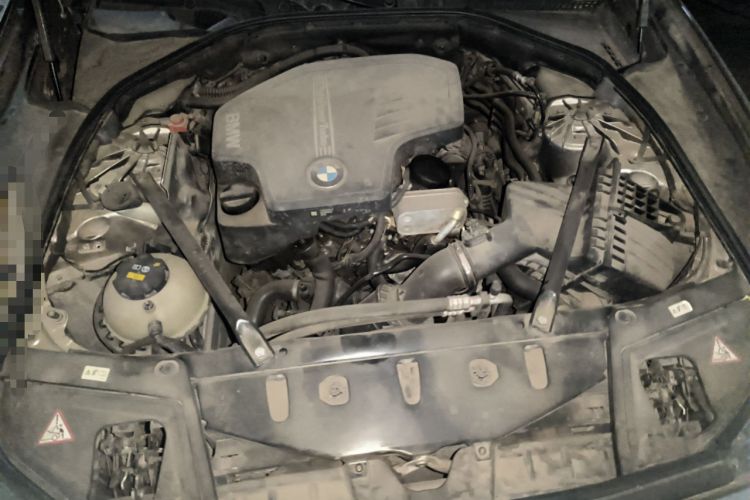 Used BMW 5 Series 2014 525Li Leading Model Engine Bay