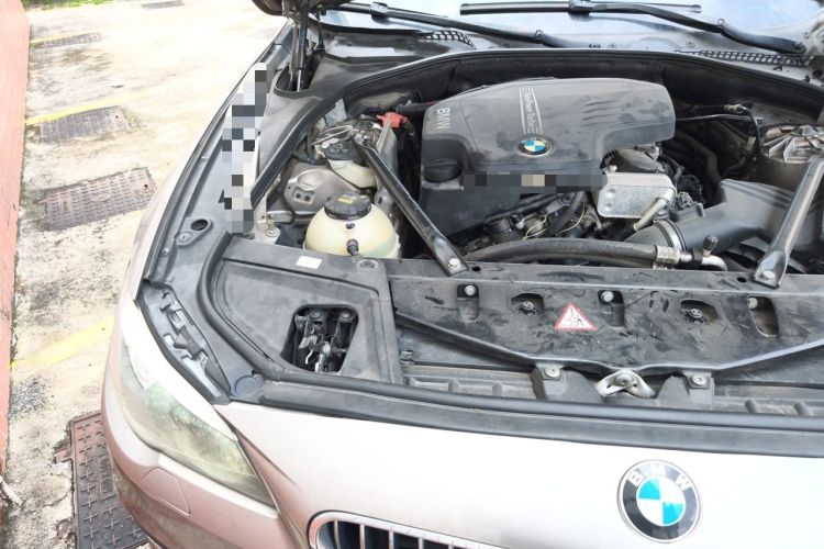 Used BMW 5 Series 2014 520Li Elegant Model Engine Bay Right