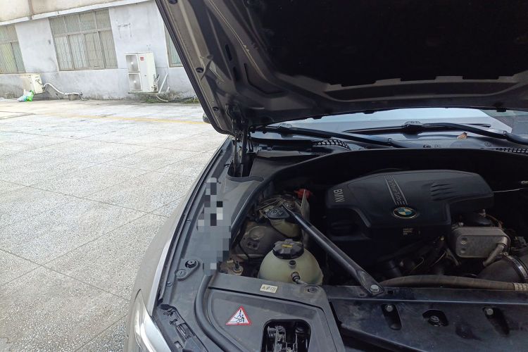 Used BMW 5 Series 2014 525Li Luxury Design Package Engine Bay Right