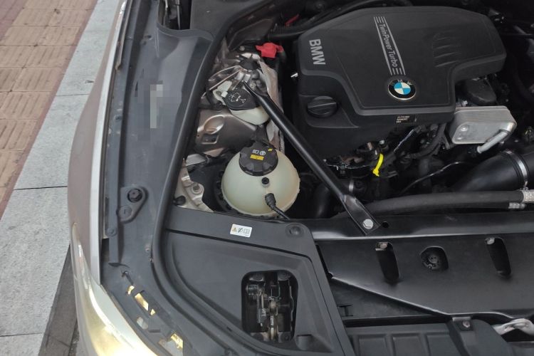 Used BMW 5 Series 2014 525Li Leading Model Engine Bay Right