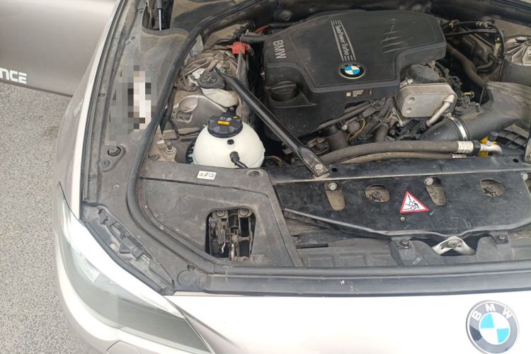 Used BMW 5 Series 2014 525Li Luxury Design Package Engine Bay Right