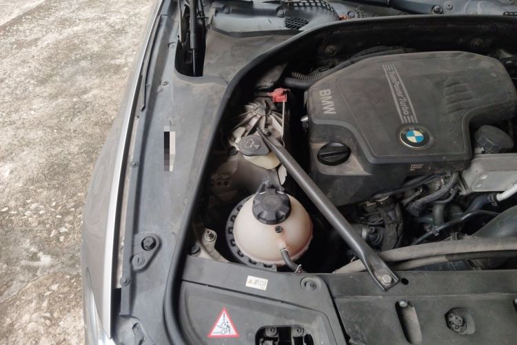 Used BMW 5 Series 2014 520Li Elegant Model Engine Bay Right