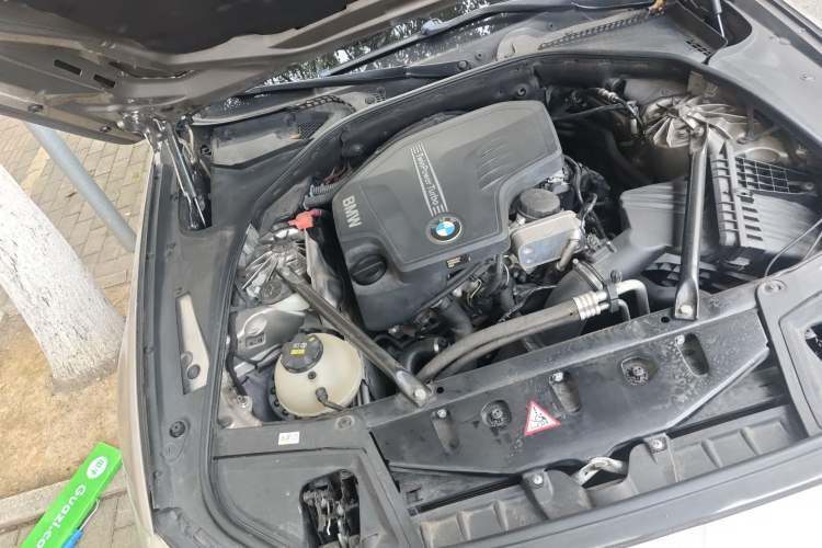 Used BMW 5 Series 2014 520Li Elegant Model Engine Bay Right