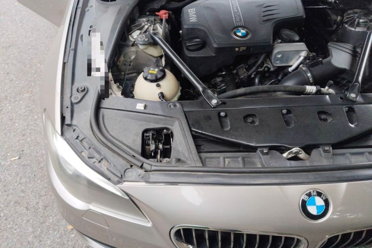 Used BMW 5 Series 2014 520Li Elegant Model Engine Bay Right