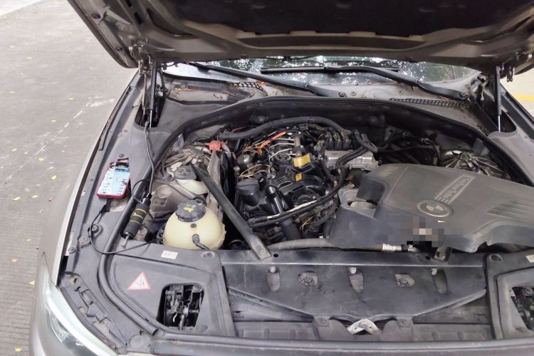 Used BMW 5 Series 2014 525Li Leading Model Engine Bay Right