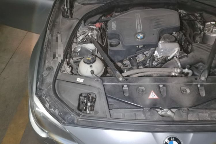 Used BMW 5 Series 2014 525Li Luxury Design Package Engine Bay Right