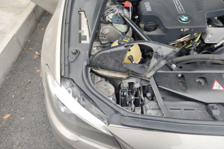 Used BMW 5 Series 2014 520Li Elegant Model Engine Bay Right