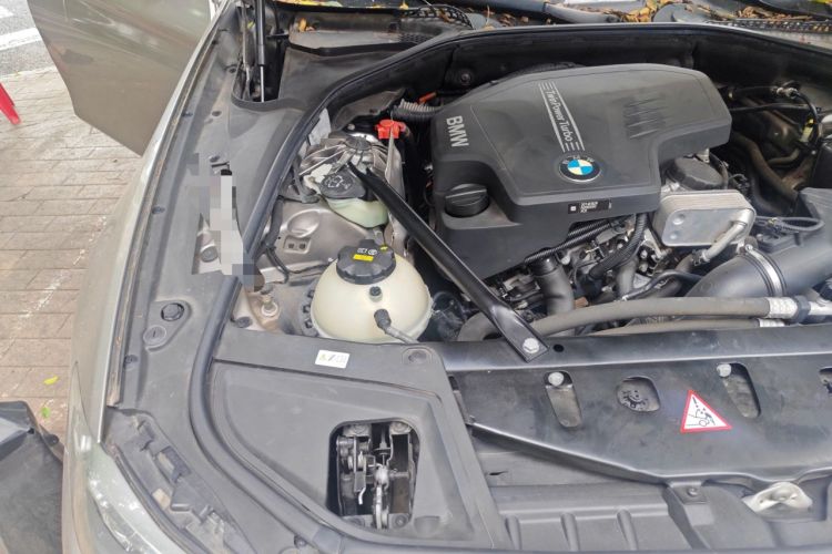 Used BMW 5 Series 2014 520Li Elegant Model Engine Bay Right