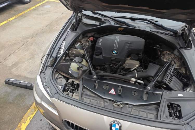 Used BMW 5 Series 2014 528Li Leading Model Engine Bay Right
